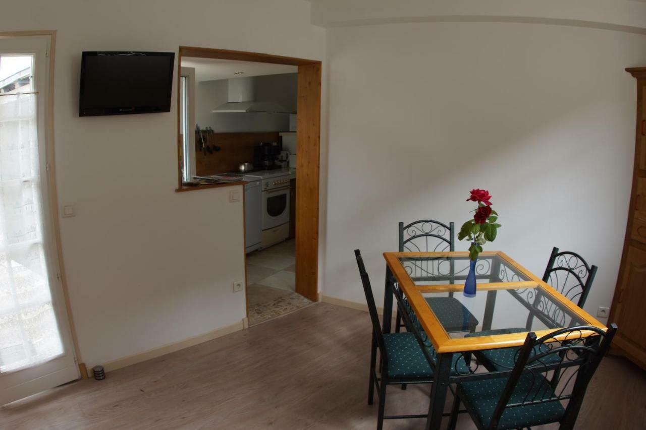 Le Petit Nid Villa Neuille-le-Lierre Luaran gambar